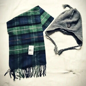 V.Frass Scarf & Hat